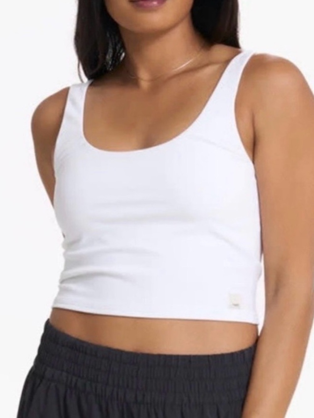 Vuori Daily Crop Tank Scoop Neck Bra Top Athleisure Size Medium White